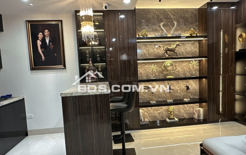 Siêu phẩm nhà mới Việt Hưng – Long Biên, mặt tiền 8m đẳng cấp, ngõ ô tô, kinh doanh văn phòng, thang máy, nội thất sang trọng