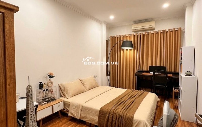 Nhà gần Võng Thị Tây Hồ ngõ gần phố – 1 phút hồ - lâu lâu mới có – 3 gác đỗ cửa - ở sướng