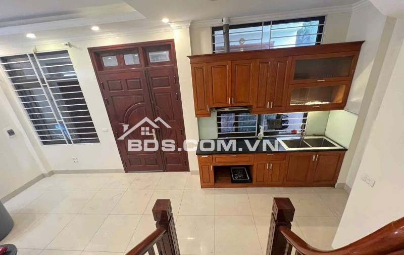 Nhà 5 tầng mới xây tại Phúc Lợi, Long Biên, thiết kế hiện đại, sổ đỏ.