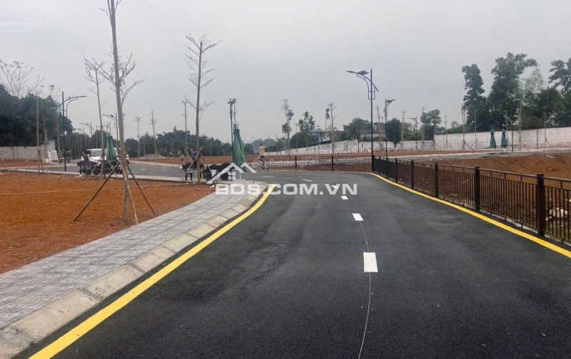 Siêu hiếm lô góc 2 mặt tiền view hồ Đồng Trạng gần ĐHQG, DT 102,5m2 full thổ cư, sẵn sổ