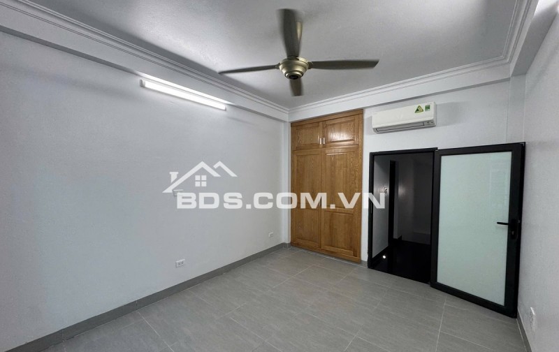 NHÀ DÂN XÂY ĐỘC LẬP 5 TẦNG KIÊN CỐ - NGÕ THÔNG - Ô TÔ ĐỖ CỬA