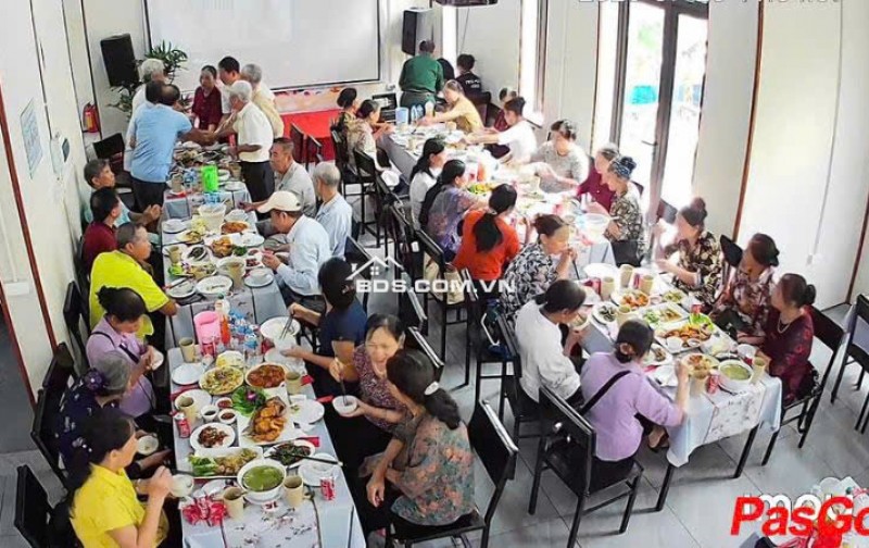 Do công việc bận dộn nên E cần sang nhượng nhà hàng hoặc kết hợp kinh doanh