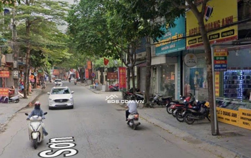 Bán nhà 3 tầng mặt phố Ngọc Hoà, Thị trấn Chúc Sơn, DT 147,3m2, giá 2x tỷ, đẹp