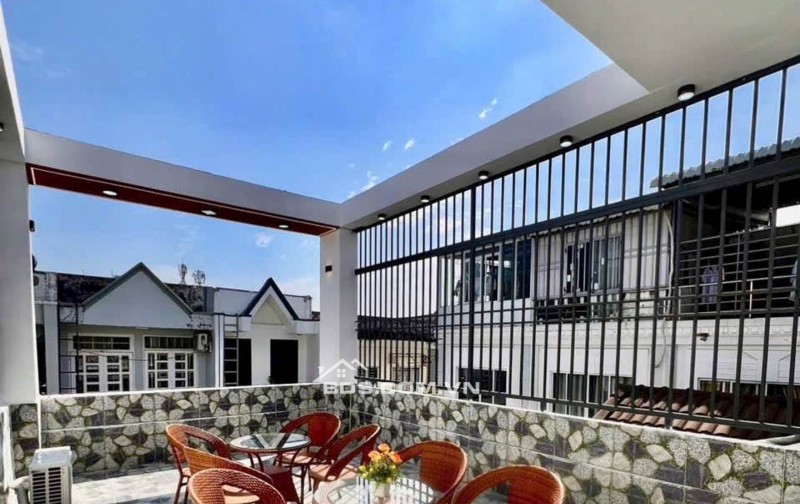 Chủ cần tiền bán gấp nhà gần mặt tiền huỳnh tấn phát!!