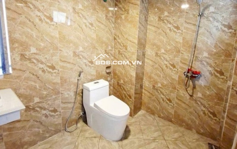 Nhà 5 tầng trung tâm Phúc Lợi, Full nội thất, ở ngay