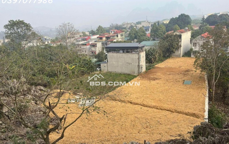 Chính chủ bán mảnh đất 1950m2 trung tâm phố huyện bậc nhất TT Cao Phong - đối diện chợ Cp