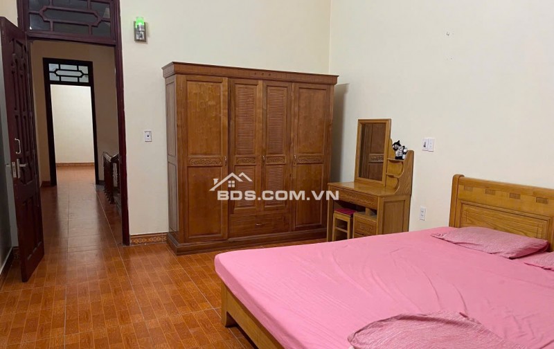 Siêu phẩm nhà đẹp mặt tiền đường Nguyễn Trãi, Sầm Sơn, DT 86m2, giá 3 tỷ xxx