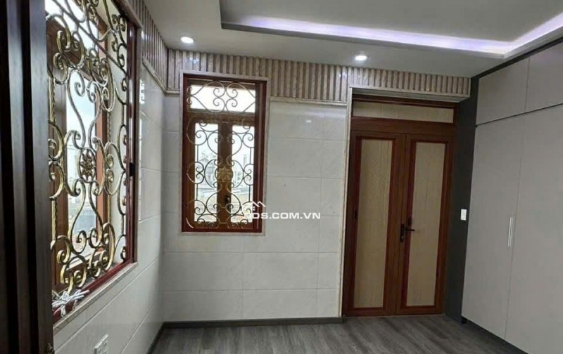 LÊN SÓNG NHÀ ĐẸP XE HƠI ĐẬU CỬA