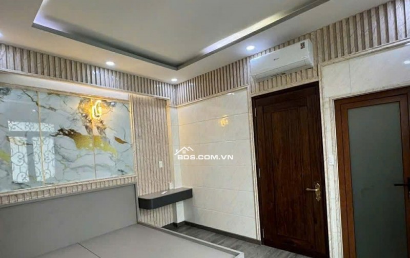 LÊN SÓNG NHÀ ĐẸP XE HƠI ĐẬU CỬA