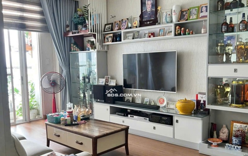 Căn hộ Screc , Trường Sa, Q3 có 1p ngủ có nội thất giá 10tr, Bancong.