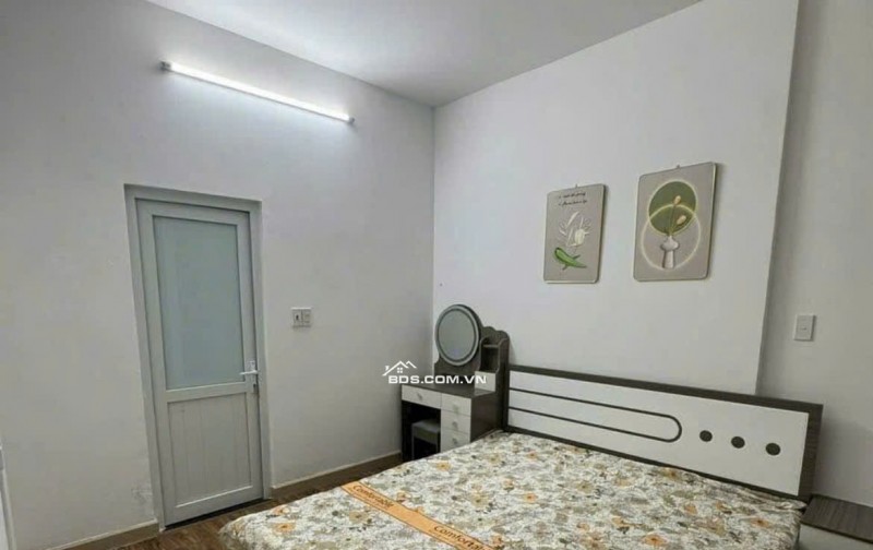 Chung cư 08 Bà Huyện Thanh Quan, Q3: 80m2, 2p ngủ, Nhà đep, 11tr5/th