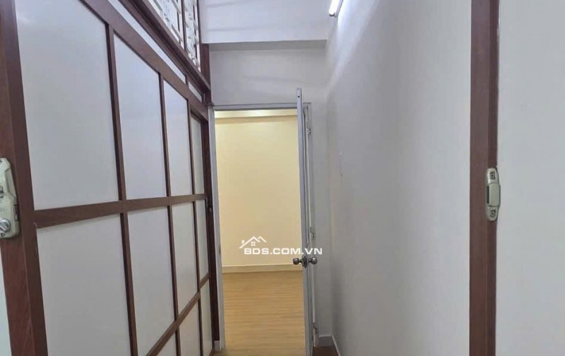 Chung cư 08 Bà Huyện Thanh Quan, Q3: 80m2, 2p ngủ, Nhà đep, 11tr/th