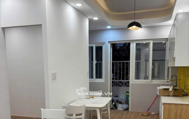 Chung cư Nguyễn Trãi, Bến Thành, Q1, 75m2, 2PN, 1WC, Nội thất, 11tr/th.