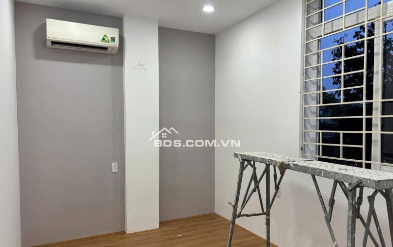 Chung cư Nguyễn Trãi, Bến Thành, Q1, 75m2, 2PN, 1WC, Nội thất, 11tr/th.