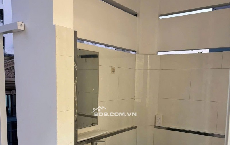 Chung cư Nguyễn Trãi, Bến Thành, Q1, 75m2, 2PN, 1WC, Nội thất, 11tr/th.