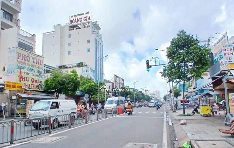 Mặt Tiền đường Hậu Giang Quận 6 dt ( 4,8 x 20 ) giá 25 tỷ