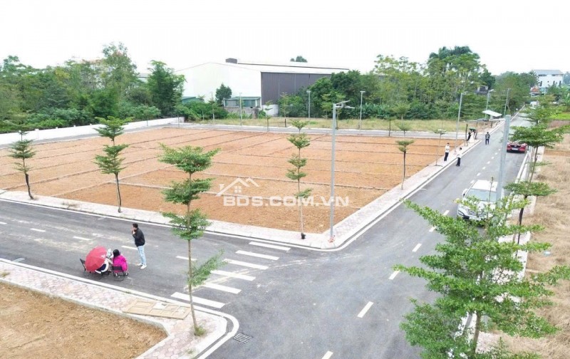 Chính Chủ Bán đất Liền Kề : 101.7m2 đất fun thổ cư. 4.x tỷ . Thôn 7 Phú Cát / Hòa Lạc/ Hà Nội, lh 0966329691