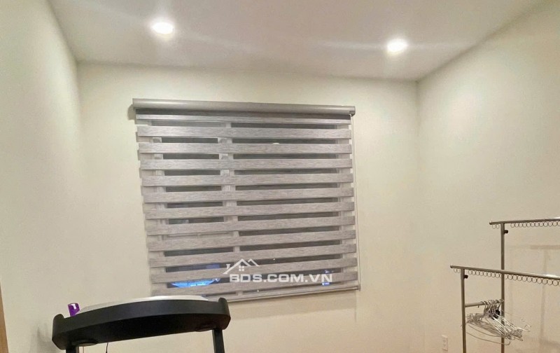 Chung cư 312 Lạc Long Quân căn 93m2, 3p ngủ, Nội thất, 14tr/tháng