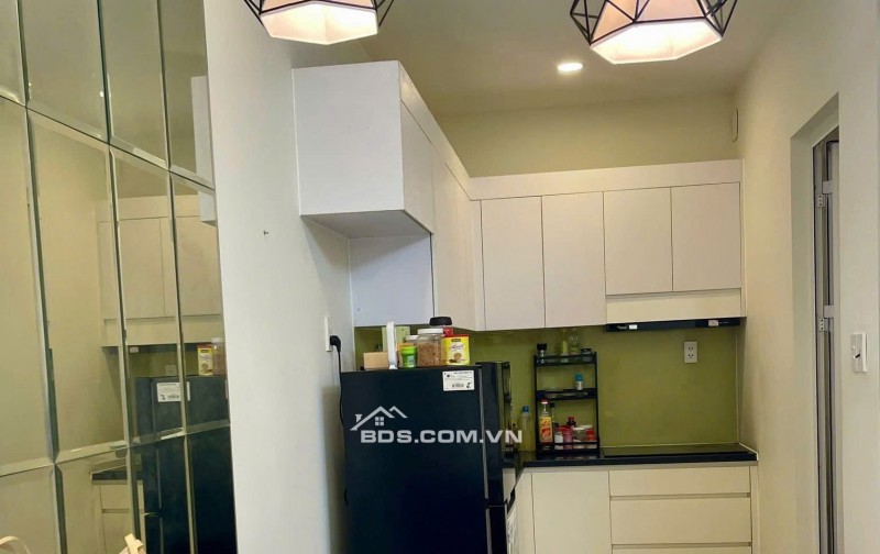 Chung cư 312 Lạc Long Quân căn 93m2, 3p ngủ, Nội thất, 14tr/tháng