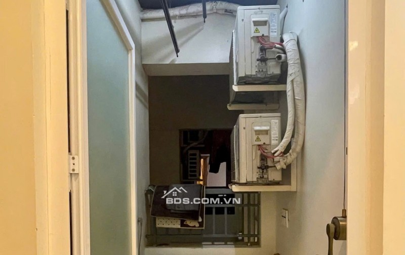 Chung cư 312 Lạc Long Quân căn 93m2, 3p ngủ, Nội thất, 14tr/tháng