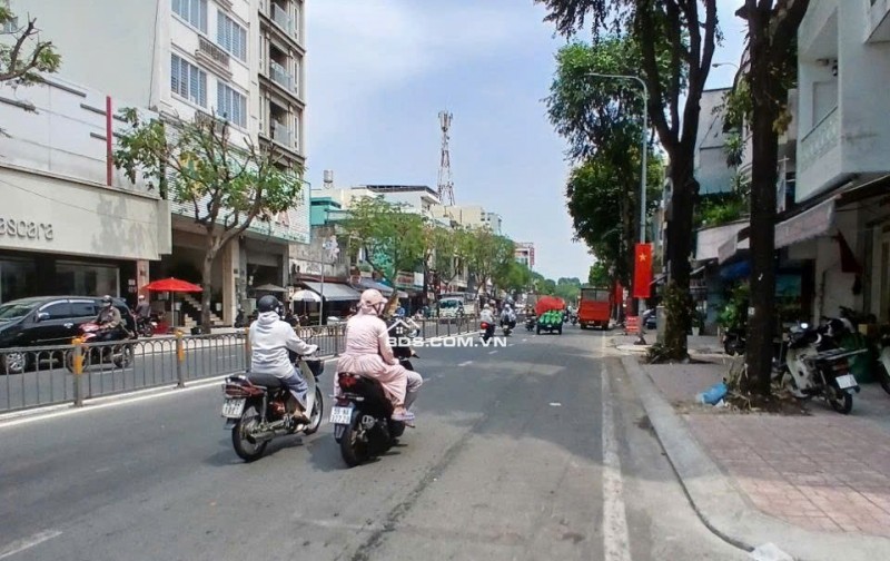 Góc 2 MT Nguyễn Văn Luông P12 Q6 dt: 6x13 nở hậu 10m giá 23 tỷ