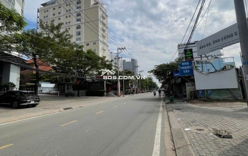 Quận 7, Lô Đất Mặt Tiền Hoàng Quốc Việt, 10,8x60m, Có Lối Đi Sau, Giá 115 tỷ, Bán Gấp