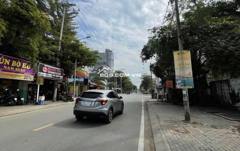 Quận 7, Lô Đất Mặt Tiền Hoàng Quốc Việt, 10,8x60m, Có Lối Đi Sau, Giá 115 tỷ, Bán Gấp