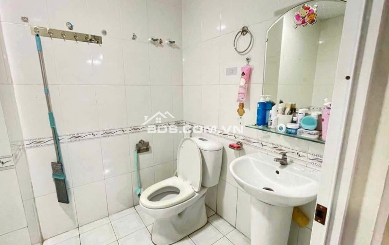 Căn hộ Screc , Trường Sa, Q3 có 1p ngủ có nội thất giá 10tr, Bancong.