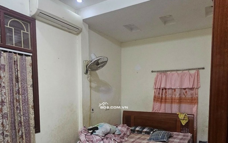 PHỐ TÂN MAI -BA GÁC ĐỖ TẬN CỬA - MẤY BƯỚC CHÂN RA Ô