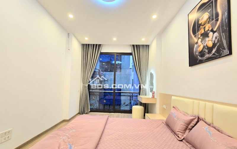 CẦN BÁN NHÀ GIÁP NHỊ ,TRUNG TÂM QUẬN,NHÀ MỚI ,FULL NỘI THẤT