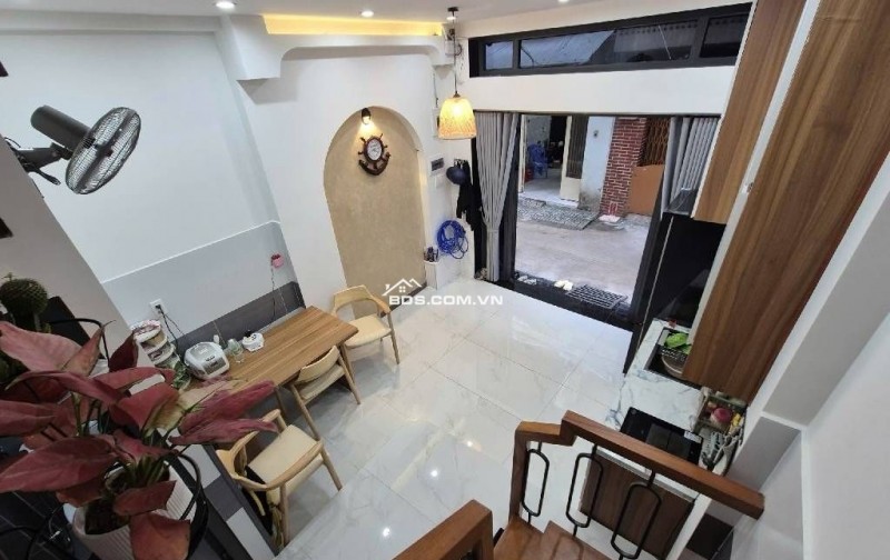 3 TẦNG - AN NINH - HẺM 4M - CHỈ HƠN 4 TỶ- P. VƯỜN LÀI