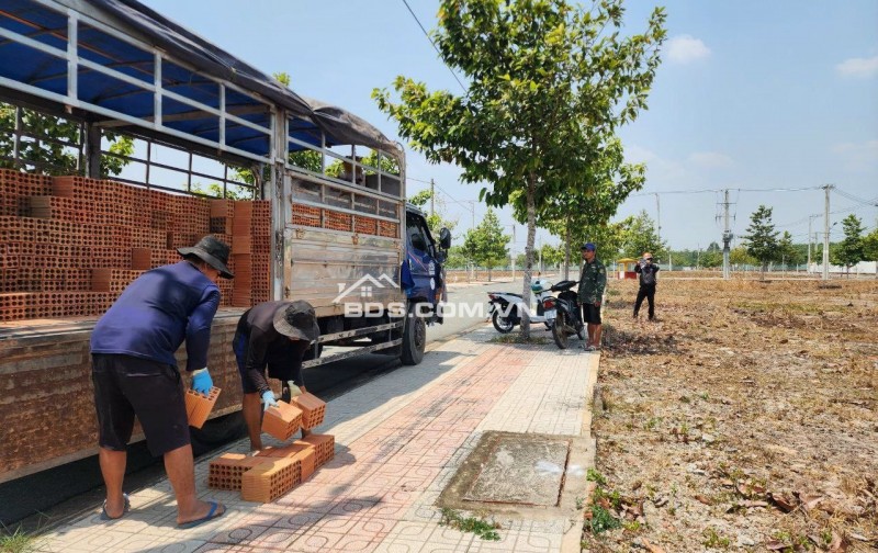 Cần bán 1 lô KDC Nam Long 3 Bình Dương đường nhựa 13m