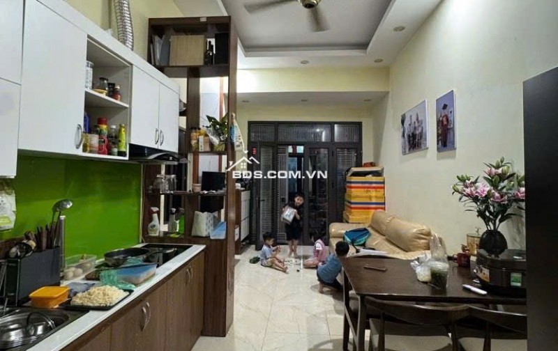 BÁN NHÀ TRẦN CUNG – LÔ GÓC 2 THOÁNG – Ô TÔ ĐỖ CỬA – TIỀM NĂNG TĂNG GIÁ CAO