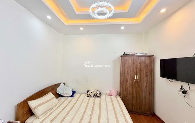 CẦN BÁN GẤP GIẢM SÂU 300 TRIỆU-NHÀ ĐẸP 5 TẦNG–NGÕ NÔNG–TRUNG TÂM PHÚC LỢI–NHỈNH 6 TỶ