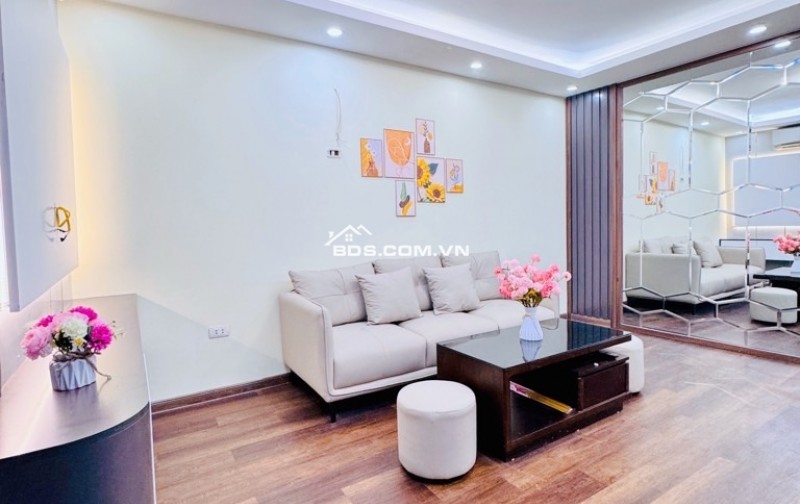 Bán tập thể QUỳnh MAi  68 m 2 ngủ 2 wc cụcw hiếm oto đỗ cổng chỉ nhỉnh 3 tỷ