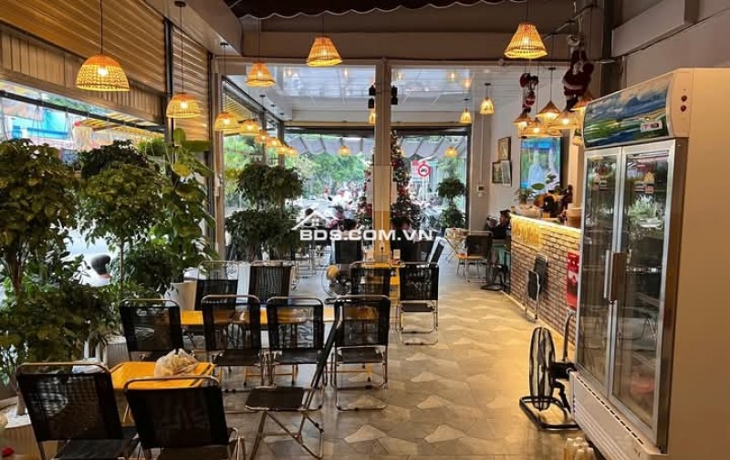 BÁN CAFE CĂN GÓC 2 MẶT TIỀN NGUYỄN THỊ KIỂU - 6.2 x 16M - 6.39 TỶ - KINH DOANH ĐỈNH- CƠ HỘI CHO AI MUỐN SỞ HỮU MẶT TIỀN KINH DOANH.
Mô Tả: 
 Diện