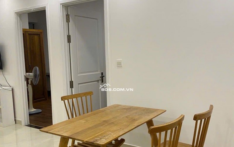 Căn 2p ngủ, full NT ở  chung cư Bàu Cát giá 11tr/th