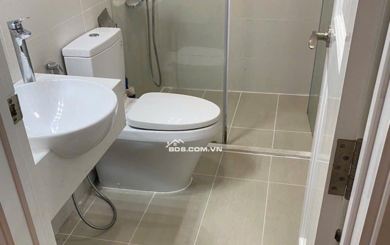 Căn 2p ngủ, full NT ở  chung cư Bàu Cát giá 11tr/th