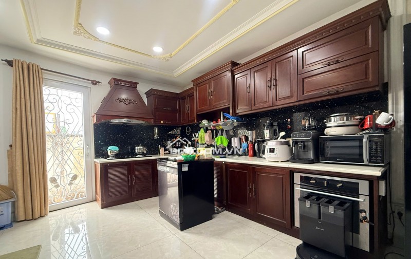 BÁN NHÀ BIỆT THỰ KDC HƯƠNG LỘ 5, P. AN LẠC, Q. BÌNH TÂN ,PHONG CÁCH TÂN CỔ ĐIỂN, MÁI NGÓI, CHÍNH CHỦ