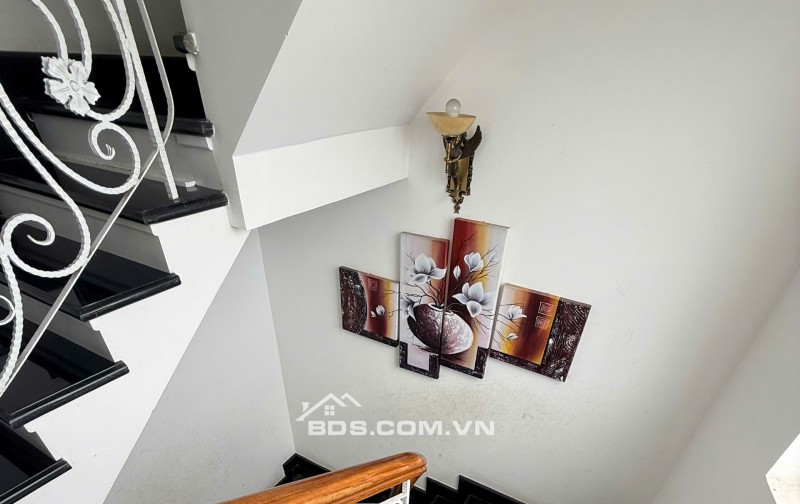 BÁN NHÀ BIỆT THỰ KDC HƯƠNG LỘ 5, P. AN LẠC, Q. BÌNH TÂN ,PHONG CÁCH TÂN CỔ ĐIỂN, MÁI NGÓI, CHÍNH CHỦ