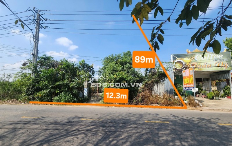 NGÂN HÀNG THANH LÝ NHÀ MT 12M, ĐƯỜNG NHỰA 8M, DT 1116M2, PHÚ GIÁO BD