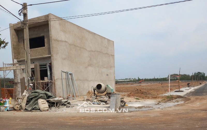 Bán 1 lô đất KDC Ngay Cạnh TTHC Đồng Xoài. Cách Bệnh Viện Hoàn Mỹ 400m