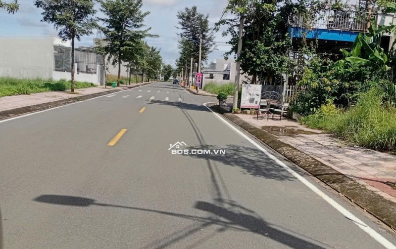 Bán 1 lô đất KDC Ngay Cạnh TTHC Đồng Xoài. Cách Bệnh Viện Hoàn Mỹ 400m