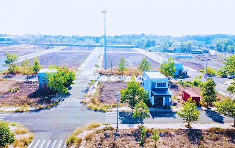 Bán 1 lô đất KDC Ngay Cạnh TTHC Đồng Xoài. Cách Bệnh Viện Hoàn Mỹ 400m