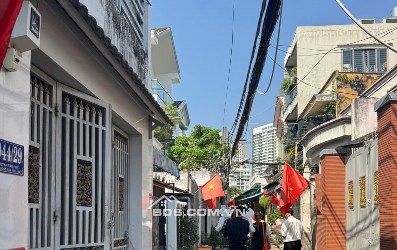 Bán nhà phường Tân Phú, Quận 7,4x14 4 tỷ 2