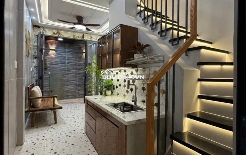 NHÀ ĐẸP LUNG LINH, HXH, NGANG 4M, 4 TẦNG, SHR, PHẠM VĂN CHÍ, 6 TỶ HƠN, QUẬN 6