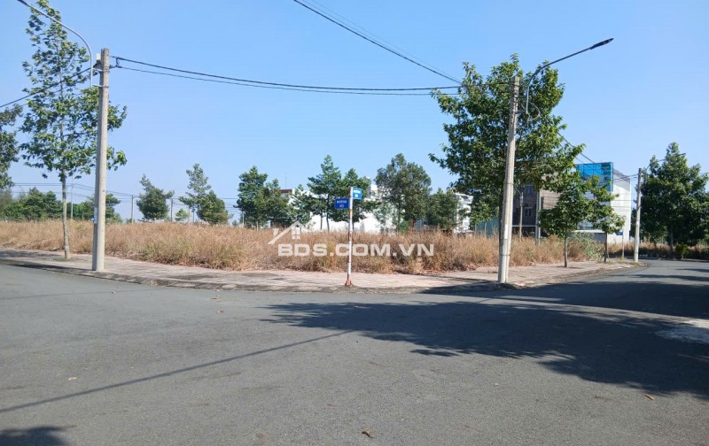 KHU DÂN CƯ D2D LONG THÀNH, LÔ GÓC ĐỐI DIỆN CÔNG VIÊN, 1 sẹt DT769