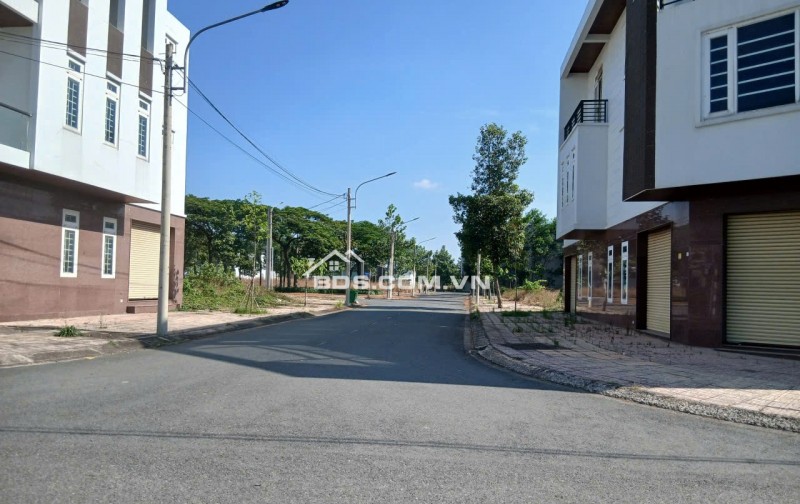 KHU DÂN CƯ D2D LONG THÀNH, LÔ GÓC ĐỐI DIỆN CÔNG VIÊN, 1 sẹt DT769