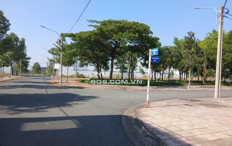 KHU DÂN CƯ D2D LONG THÀNH, LÔ GÓC ĐỐI DIỆN CÔNG VIÊN, 1 sẹt DT769