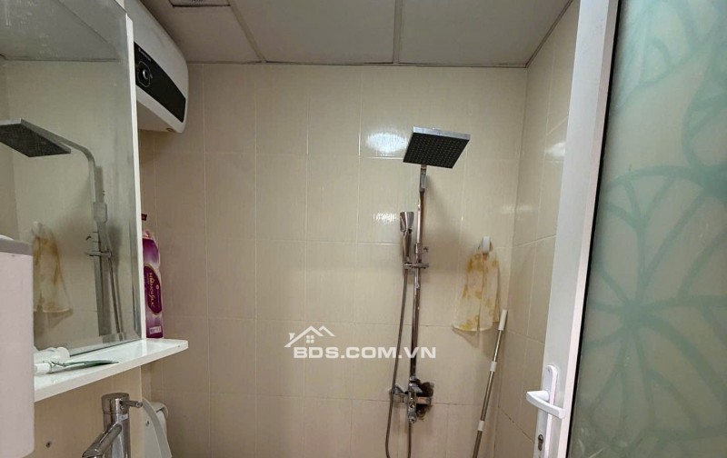 Bán căn hộ chung cư tầng 7, diện tích: 70m2, 02 phòng ngủ, 02 WC, 02 ban công, hướng nhà Tây Bắc